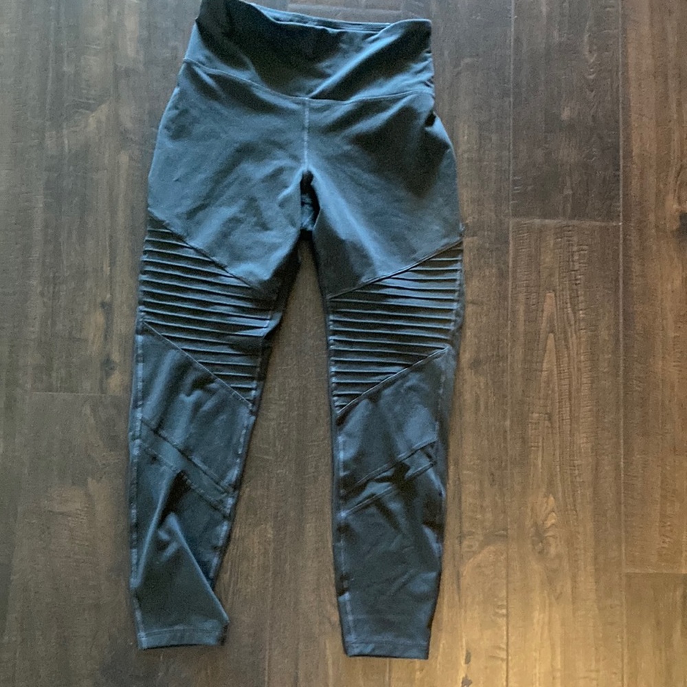 Old Navy active Elevate Legging Go-Dry sz med